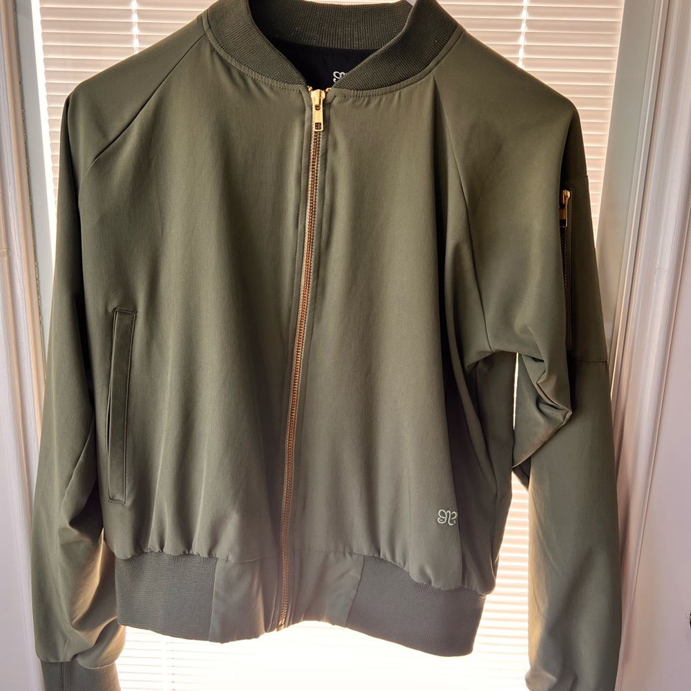 Albion Women’s Olive Color Bomber Jacket Size XS